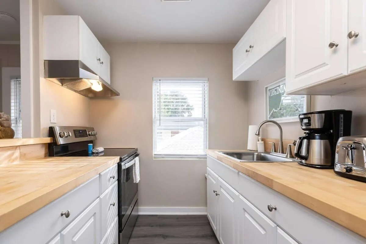 Holiday home Beachwalk #4 8 Minute Walk To The Beach Virginia Beach